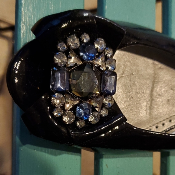 Shoes - Picture 3 of 4